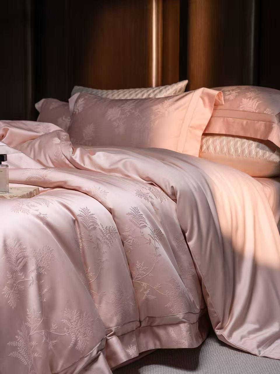 高級ピンク花柄ジャカード寝具セット、羽毛布団カバーセット、エ - Home Textiles Bedding のレビューと価格