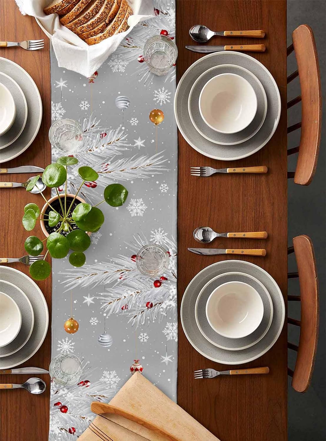 クリスマスグレー家庭用テーブルランナードレス、スノーフレーク - Linum Home Textiles のレビューと価格